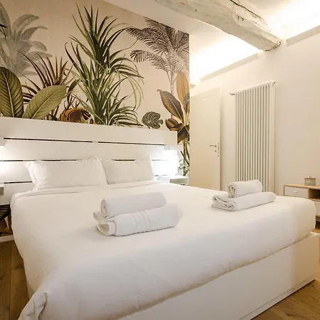 Апартаменты Brand New Flat In The Heart Of City Centre *